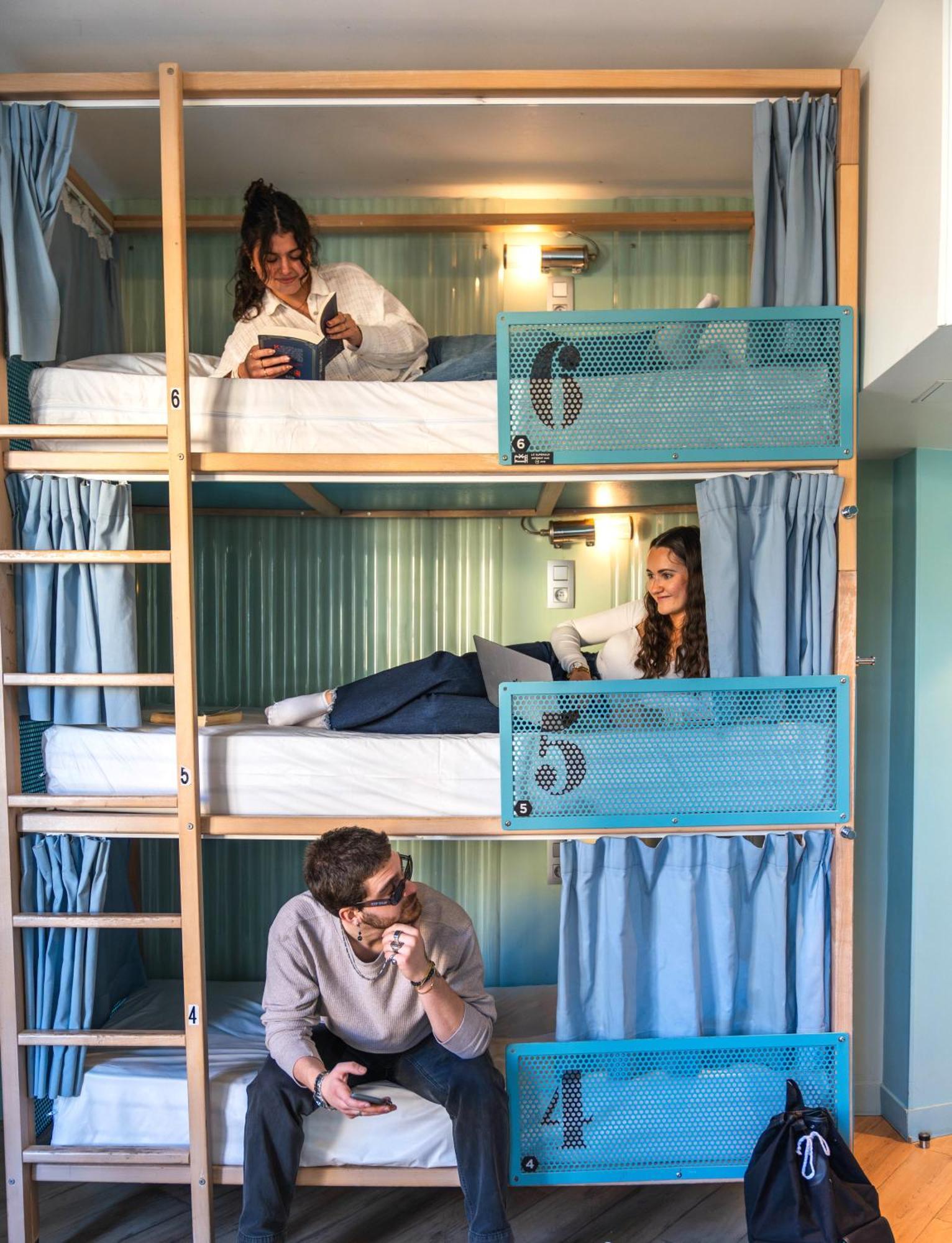 Hostel Ozz Nice Bagian luar foto