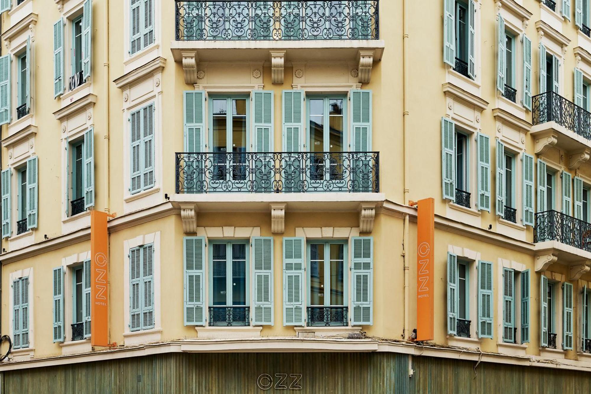 Hostel Ozz Nice Bagian luar foto