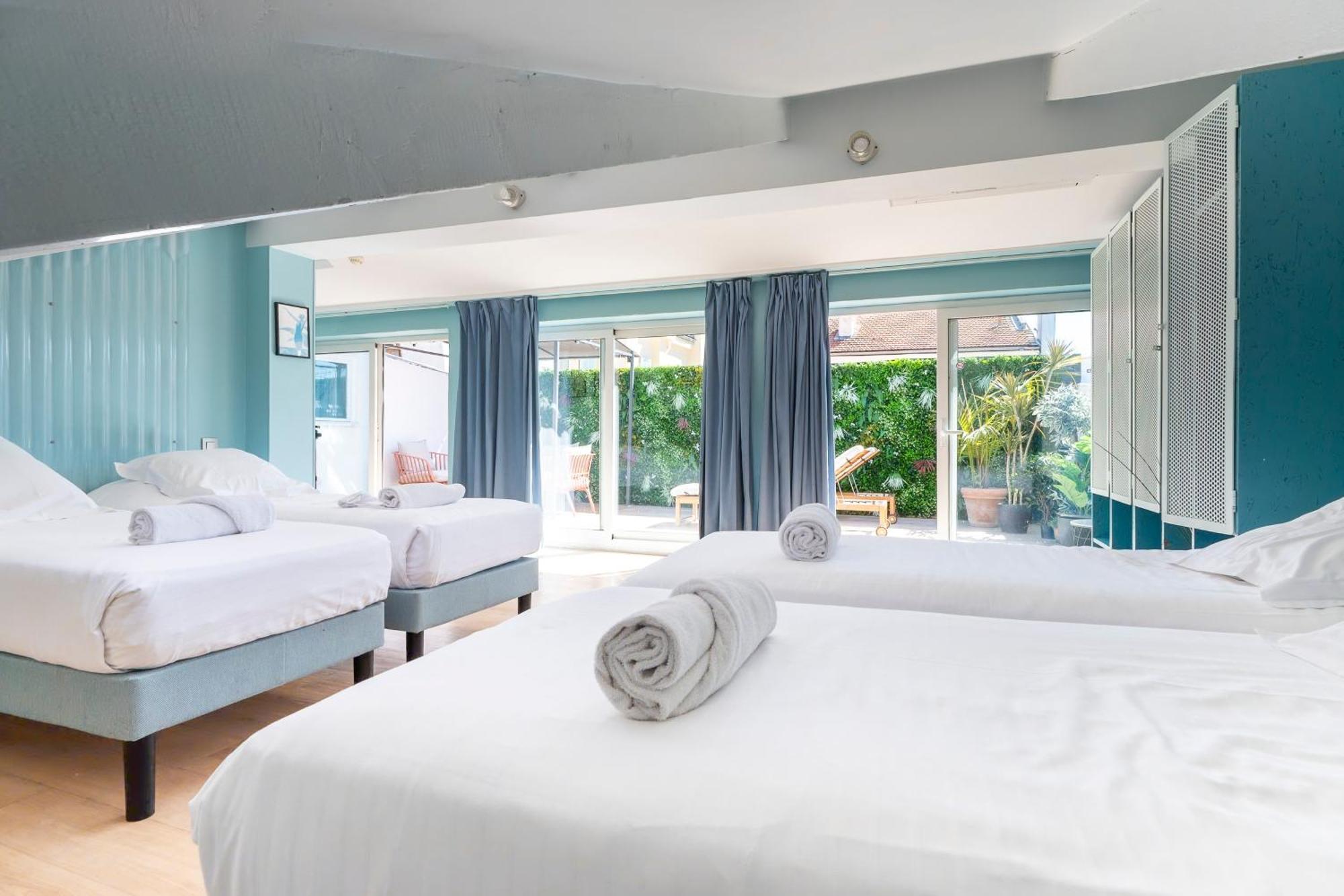 Hostel Ozz Nice Bagian luar foto