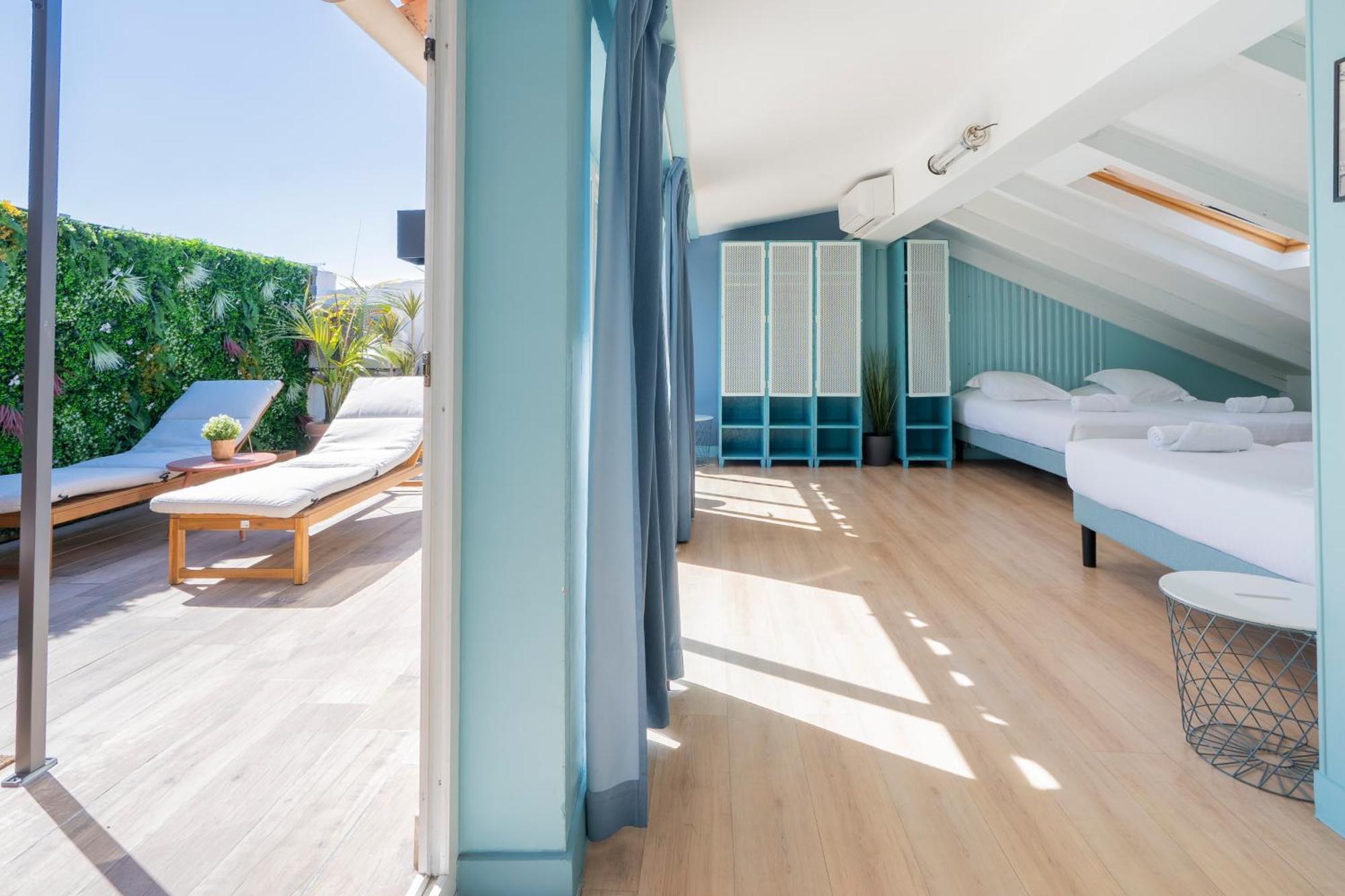 Hostel Ozz Nice Bagian luar foto