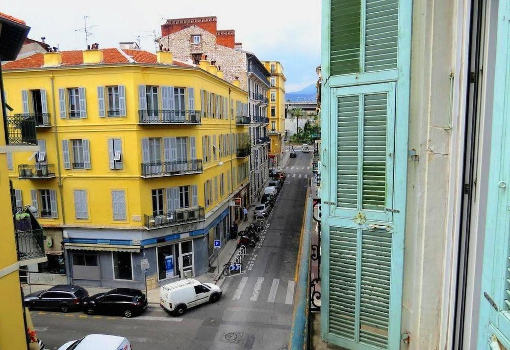 Hostel Ozz Nice Bagian luar foto
