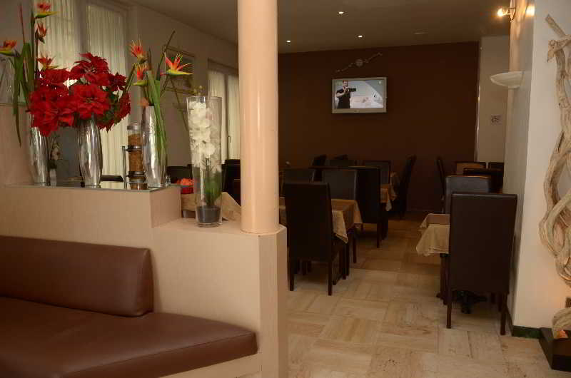 Hostel Ozz Nice Bagian luar foto
